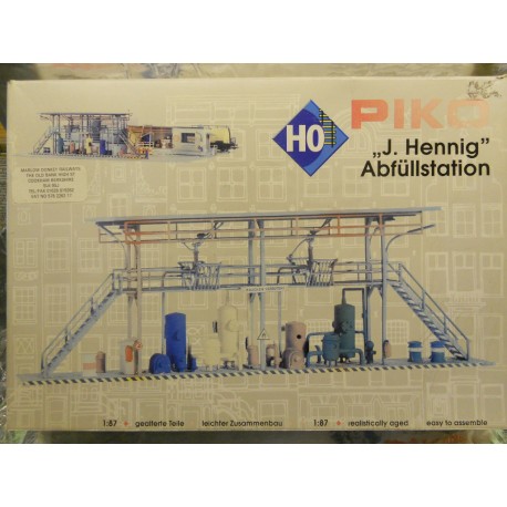 ** Piko 61105  J Hennig Filling Station Plastic Kit Aged Parts