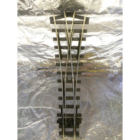 ** Peco SL-E597  Electrofrog Medium Radius Y Point  O-16.6 (Oe) Narrow Gauge