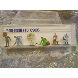 ** Merten 0926  HO scale  Harvest Workers.