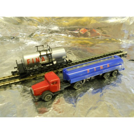** Fleischmann 838426 Fina Tanker Wagon and Matching Lorry - Set Pack