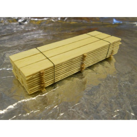 ** Heico 08743 Stack of Wooden Planks on Wooden Blocks 85mm TT / HOe / HO / 00