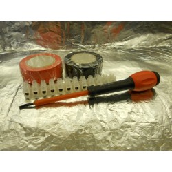 ** MDRE005 Wiring Pack Screw Driver & Red / Black Tape Wire Block