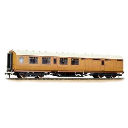 ** Bachmann 34-460 x 2 Thompson 3rd Class Brake Corridor LNER Teak