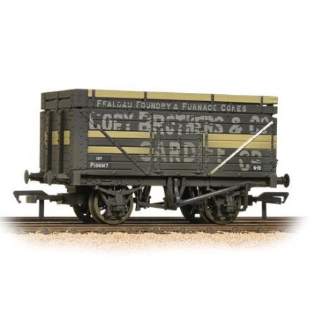 ** Bachmann 37-185A x 4 7 Plank Wagon with Coke Rails (BR) Cory Brothers & Co Weathered