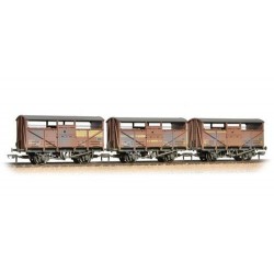 ** Bachmann 37-716 x 2 Triple Pk 8 Ton Cattle Wagon BR Bauxite Weathered