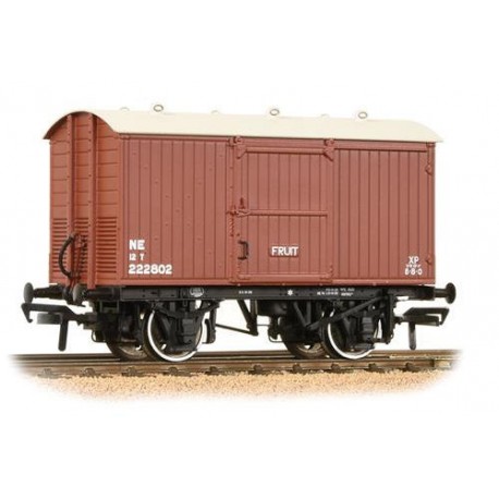 ** Bachmann 38-387 x 4 12 Ton Fruit Van NE Brown