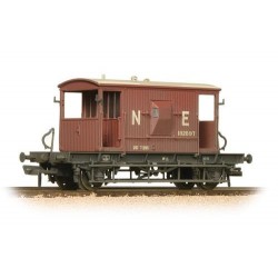 ** Bachmann 37-529B x 4 20 Ton Brake Van LNER Oxide Weathered