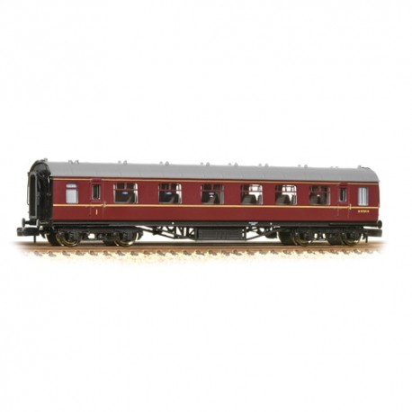 ** Graham Farish 374-852A x 2 Stanier Vestibule Composite BR Maroon