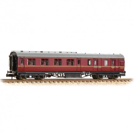 ** Graham Farish 374-827B x 2 Stanier Brake Second BR Maroon