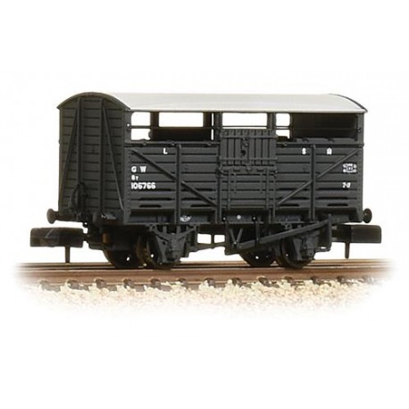 ** Graham Farish 373-261B x 2 8 Ton Cattle Wagon GWR Dark Grey