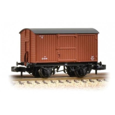 ** Graham Farish 377-976A x 2 12 Ton Eastern Ventilated Van Planked Ends BR Bauxite (Early)