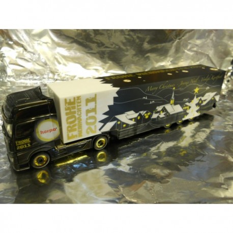 ** Herpa 158992  Mercedes-Benz Actros 2011 Giga Box Semitrailer "Herpa Weihnachten 2011".
