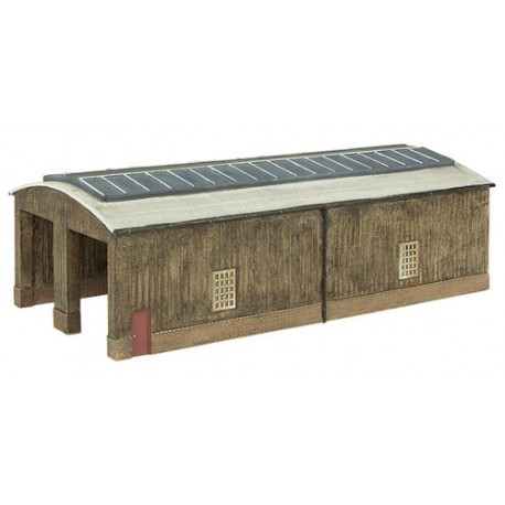 ** Graham Farish 42-0035  x 1 Scenecraft Wooden Carriage Shed (Pre-Built)