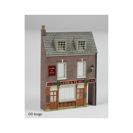 ** Graham Farish 42-232 x 1  Scenecraft Low Relief Pub (Pre-Built)
