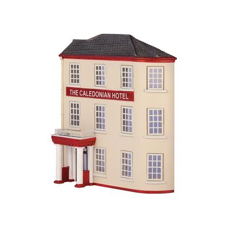 ** Graham Farish 42-236  x 1 Scenecraft Low Relief The Caledonian Hotel (Pre-Built)