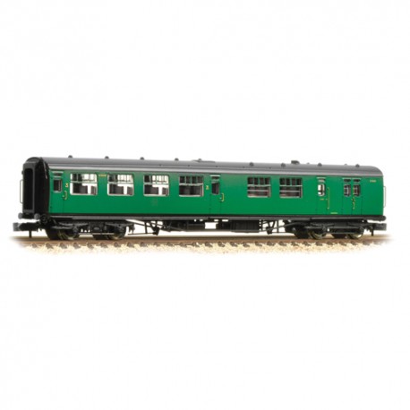 ** Graham Farish 374-432  x 1 Bullied 63ft Brake 3rd Corridor Open BR (SR) Malachite Grn