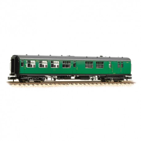 ** Graham Farish 374-432A  x 1 Bullied 63ft Brake 3rd Corridor Open BR (SR) Malachite Grn