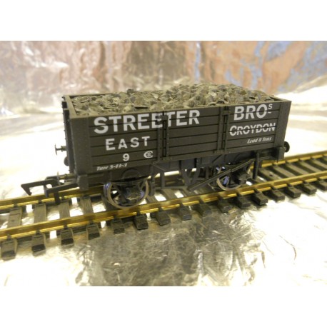 ** Dapol 4F-052-027 5 Plank Wagon 9' Wheelbase Streeter Bros
