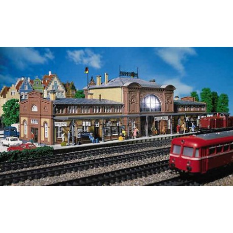 ** Faller 110115 Mittelstadt Station Kit I