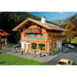 ** Faller 130331 Sports Shop/Paragliding School Kit IV