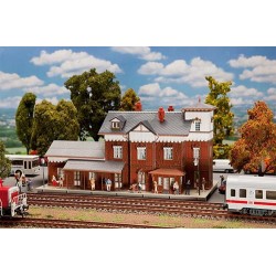 ** Faller 191717 Nieder-Ramstadt-Traisa Station Model of the Month Kit I