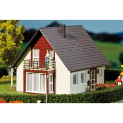 ** Faller 232323 Detached House (Wine Red) Kit VI