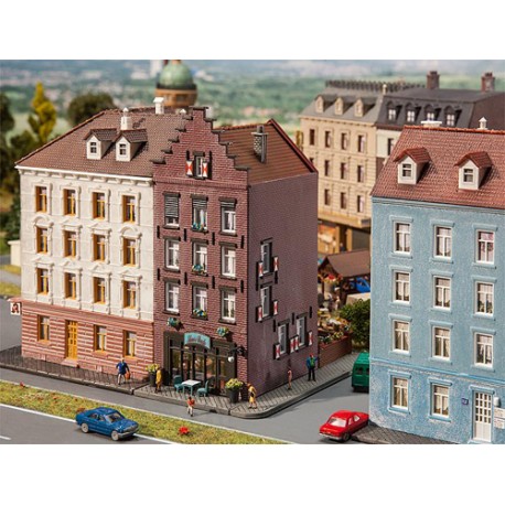 ** Faller 232334 Old Town House with Bar Kit II
