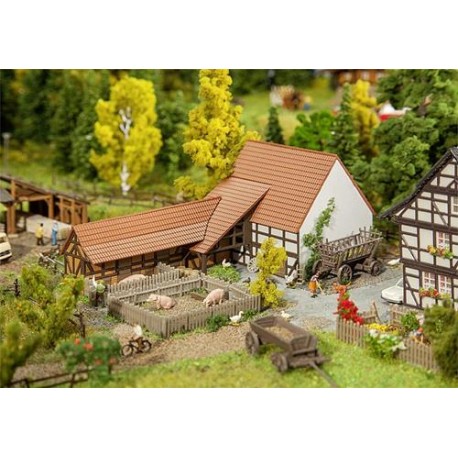 ** Faller 232371 Agricultural Building with Accessories Kit I