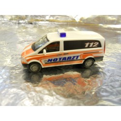 ** Herpa 298056  Mercedes Benz Vito Bus  " Notarzt ".