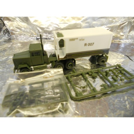 ** Trident 90043 M915 with Refrigerated Trailer US