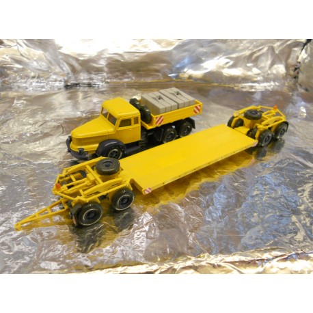 ** Wiking 8514048 Heavy Hauler and Trailer