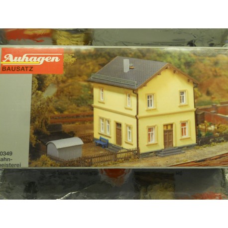 ** Auhagen 10349 Residential Building for Railway Officials Kit